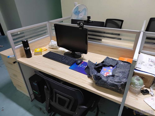 辦公桌與電腦低價轉讓，專業維修計算機及辦公設備服務